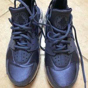 Nike Huarche tennis shoes